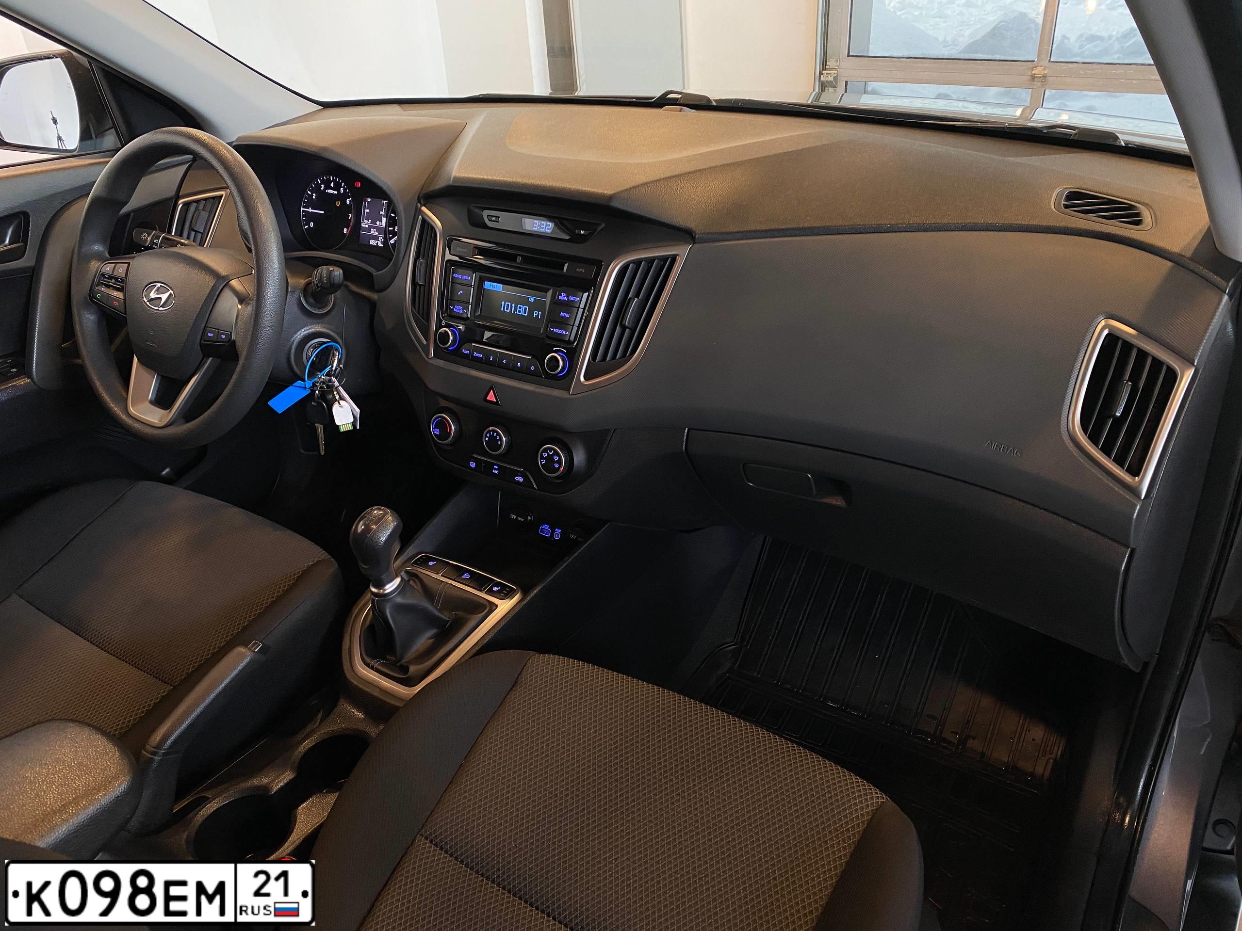Фото автомобиля HYUNDAI CRETA, 2018 — госномер К098ЕМ21. Цвет: СЕРЫЙ