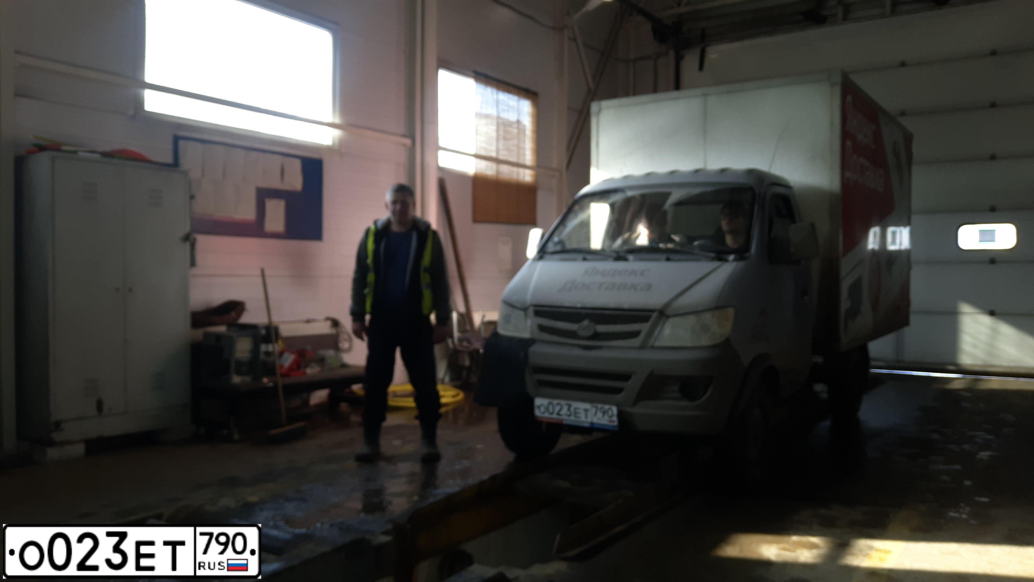 Фото автомобиля TAGAZ HARDY LC10, 2013 — госномер О023ЕТ790. Цвет: СЕРЕБРИСТЫЙ