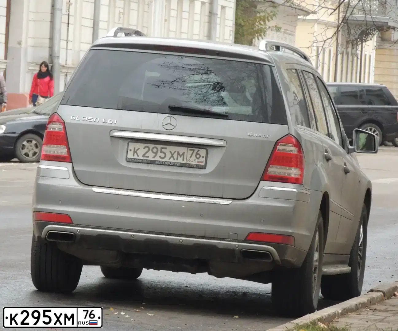 Фото автомобиля MERCEDES GL-KLASSE, 2011 — госномер К295ХМ76. Цвет: СЕРЫЙ