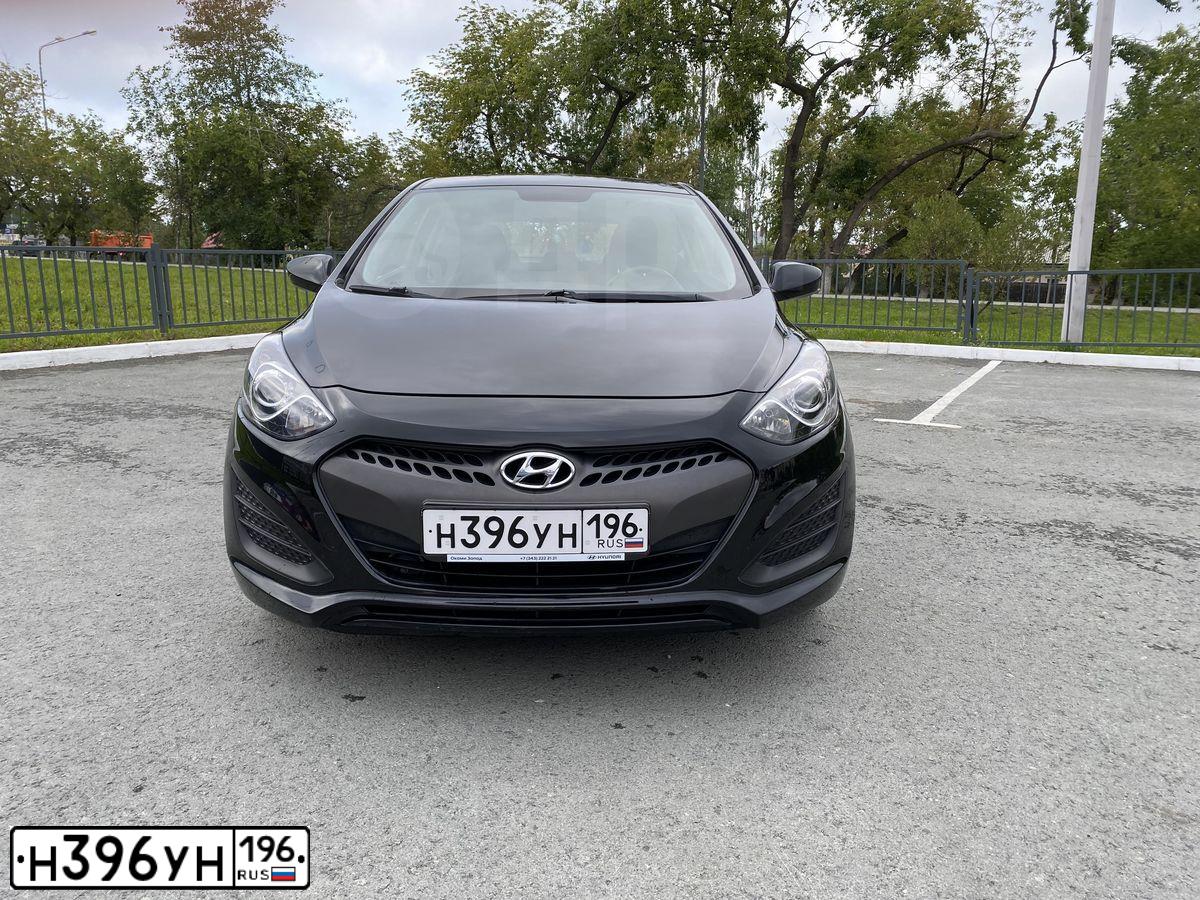 Фото автомобиля HYUNDAI I30, 2013 — госномер А171УО96. Цвет: ЧЕРНЫЙ