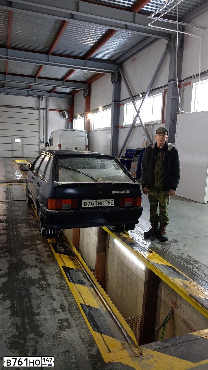 Фото автомобиля LADA 2114 SAMARA, 2005 — госномер С390ТВ198. Цвет: ГРАФ.МЕТАЛЛИК