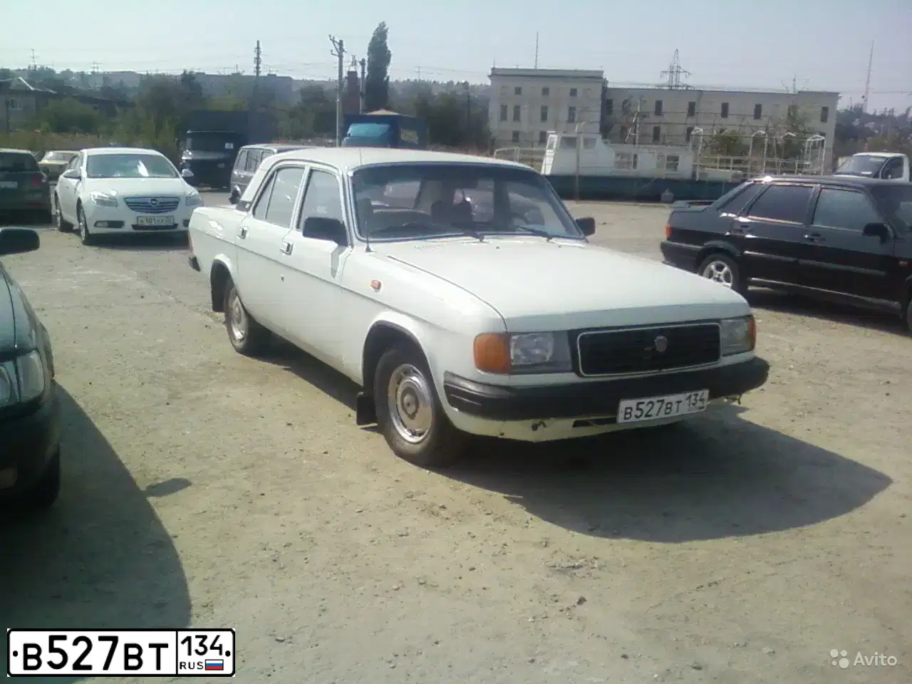 Фото автомобиля GAZ 3102 WOLGA, 1995 — госномер В527ВТ134. Цвет: СЕРО БЕЛЫЙ