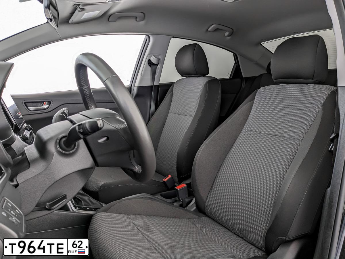 Фото автомобиля HYUNDAI SOLARIS, 2020 — госномер Х515ВН550. Цвет: ЧЕРНЫЙ