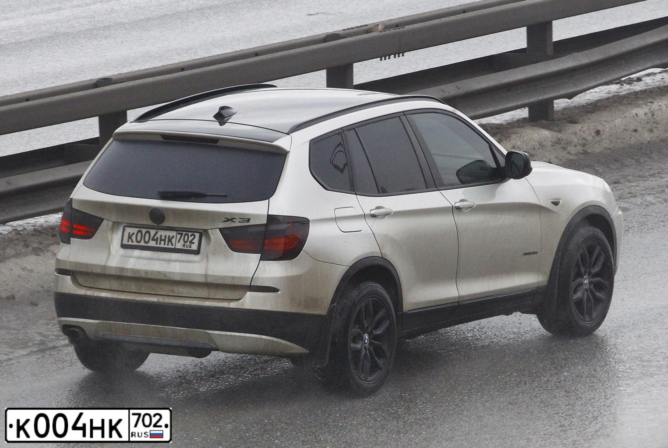 Фото автомобиля BMW X3, 2011 — госномер К004НК702. Цвет: Серебристый