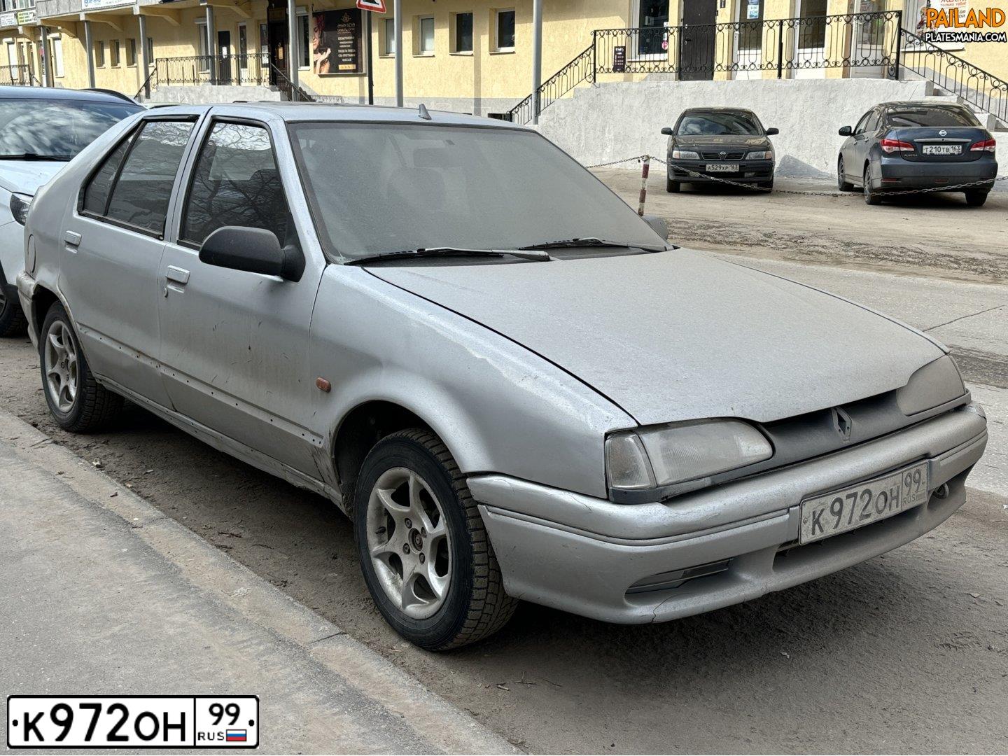 Фото автомобиля RENAULT R 19, 1994 — госномер К972ОН99. Цвет: Серый