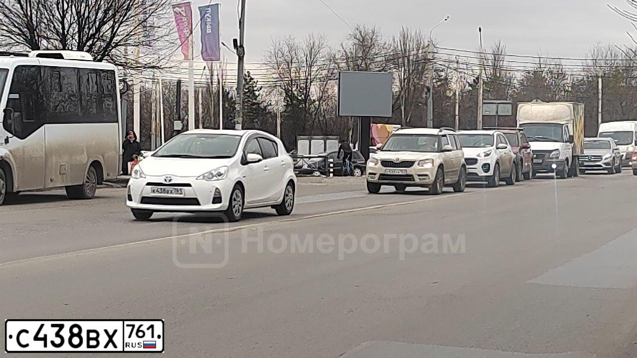 Фото автомобиля HYUNDAI CRETA, 2018 — госномер С438ВХ761. Цвет: БЕЖЕВЫЙ