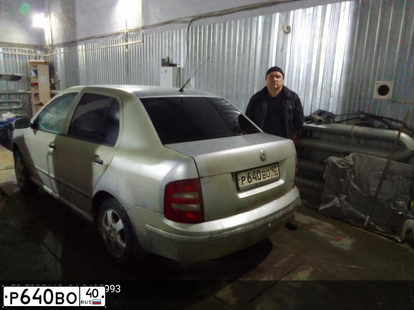 Фото автомобиля SKODA FABIA, 2001 — госномер Р640ВО40. Цвет: Серебристый
