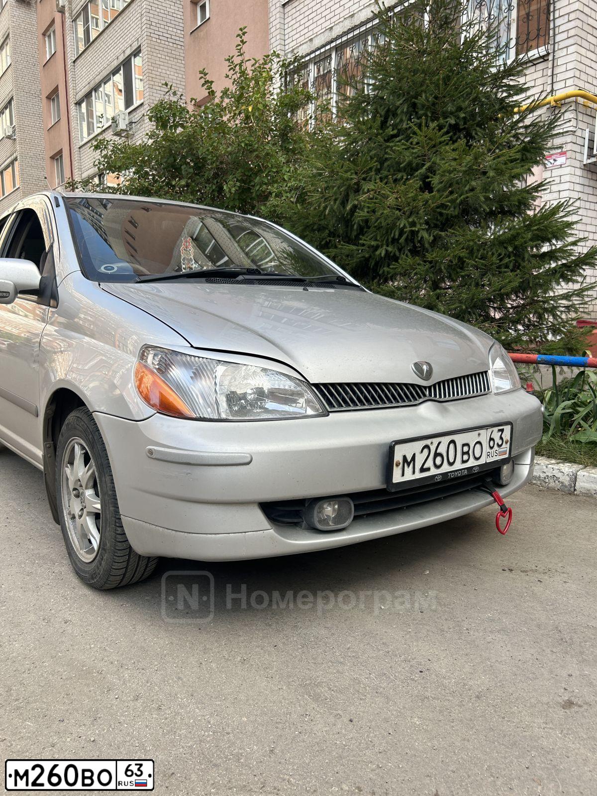 Фото автомобиля TOYOTA PLATZ, 1999 — госномер М260ВО63