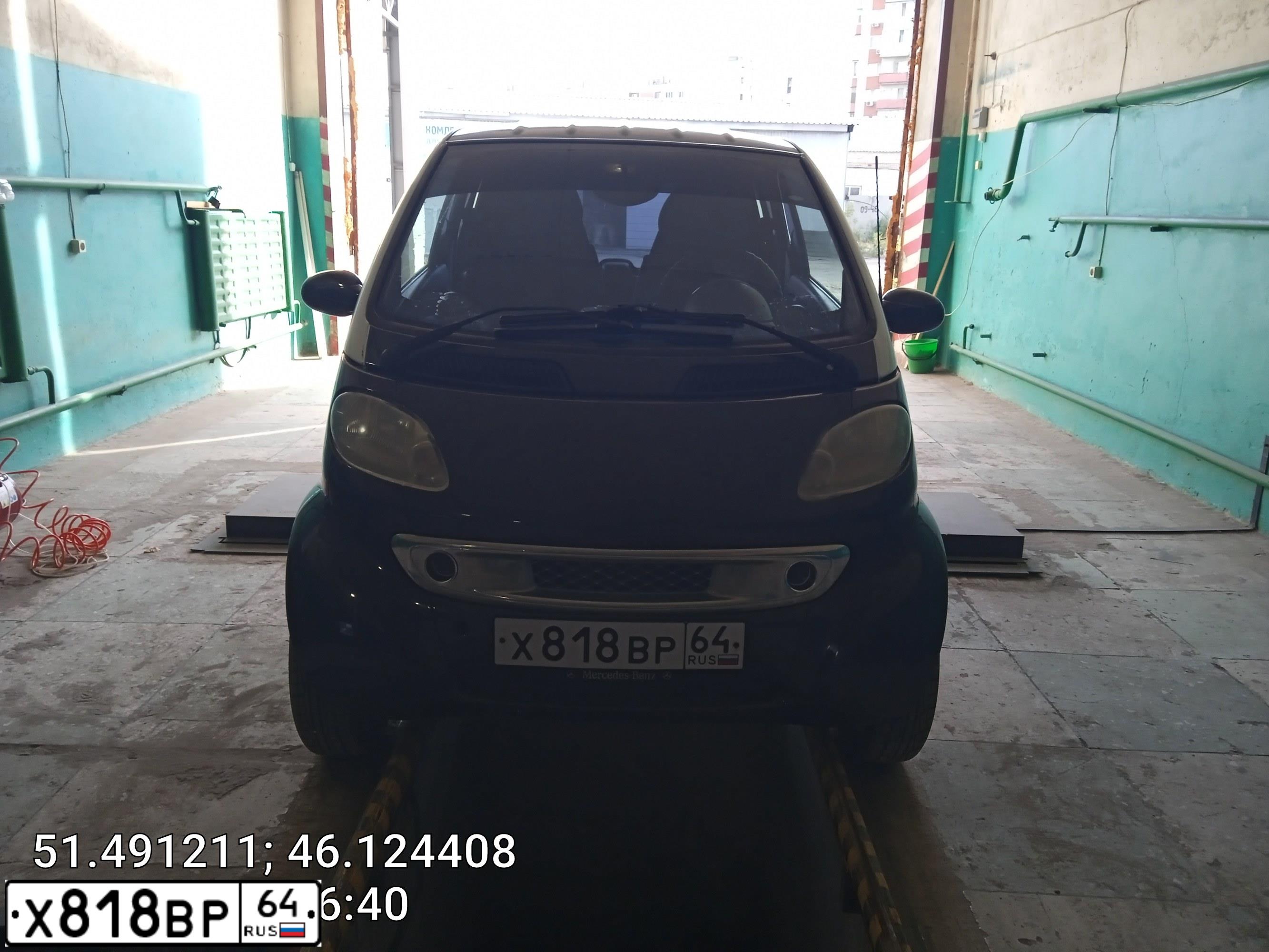 Фото автомобиля SMART СМАРТ СИТИ КУПЕ, 2000 — госномер А095ВМ164. Цвет: ЧЕРНЫЙ