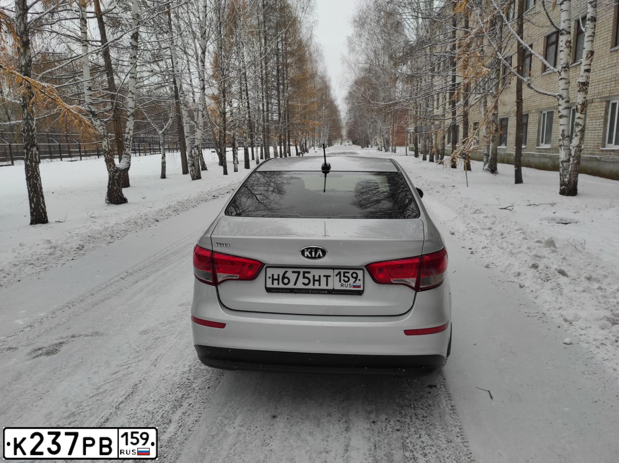 Фото автомобиля KIA RIO, 2017 — госномер Х950ХВ72. Цвет: СЕРЕБРИСТЫЙ