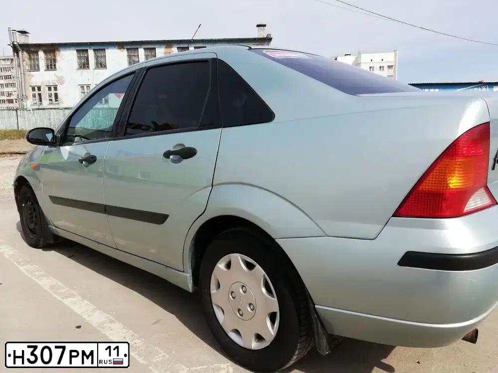 Фото автомобиля FORD FOCUS, 2003 — госномер А238РТ18. Цвет: СВЕТЛО-ГОЛУБОЙ