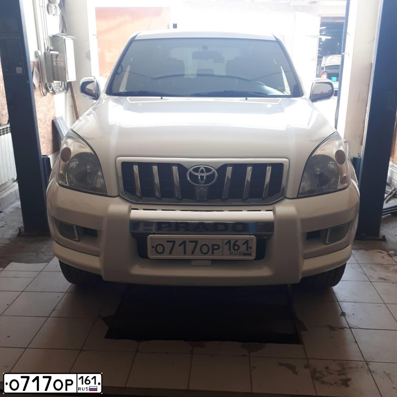 Фото автомобиля TOYOTA LANDCRUISER, 2007 — госномер О717ОР161. Цвет: БЕЛЫЙ