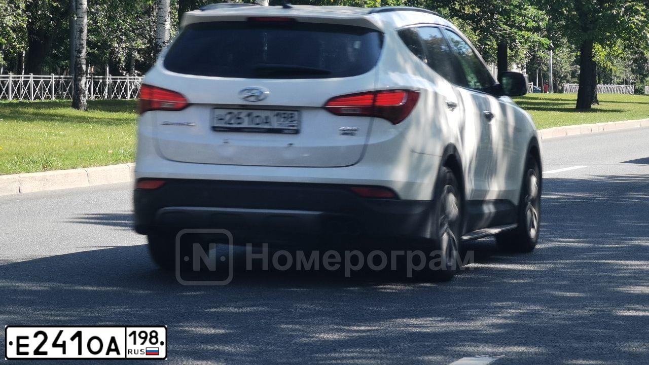Фото автомобиля BMW X7, 2019 — госномер О481СА98. Цвет: Серый