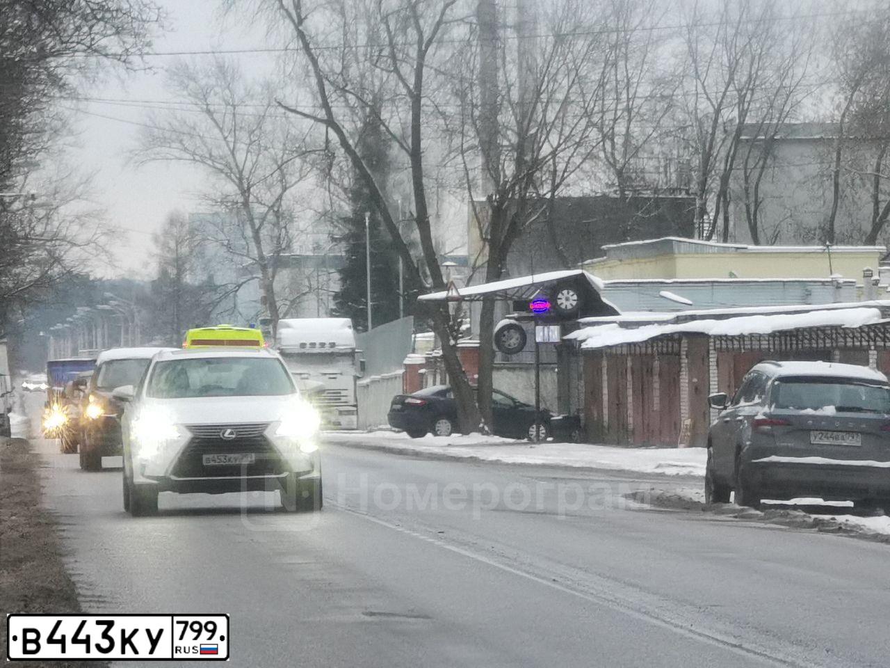 Фото автомобиля MERCEDES S-KLASSE, 2018 — госномер К555КР55. Цвет: ЧЕРНЫЙ