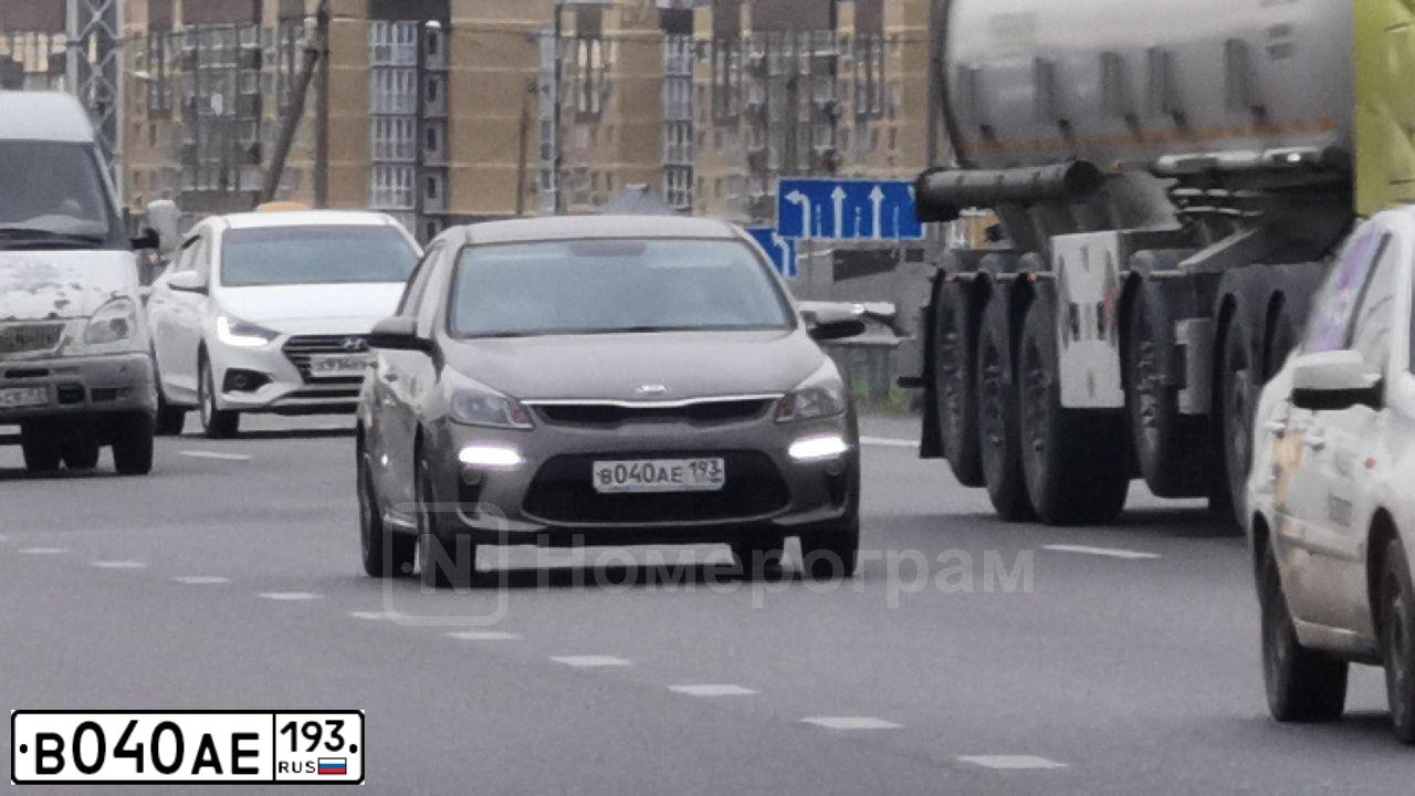 Фото автомобиля KIA RIO, 2019 — госномер С052УО193. Цвет: Коричневый