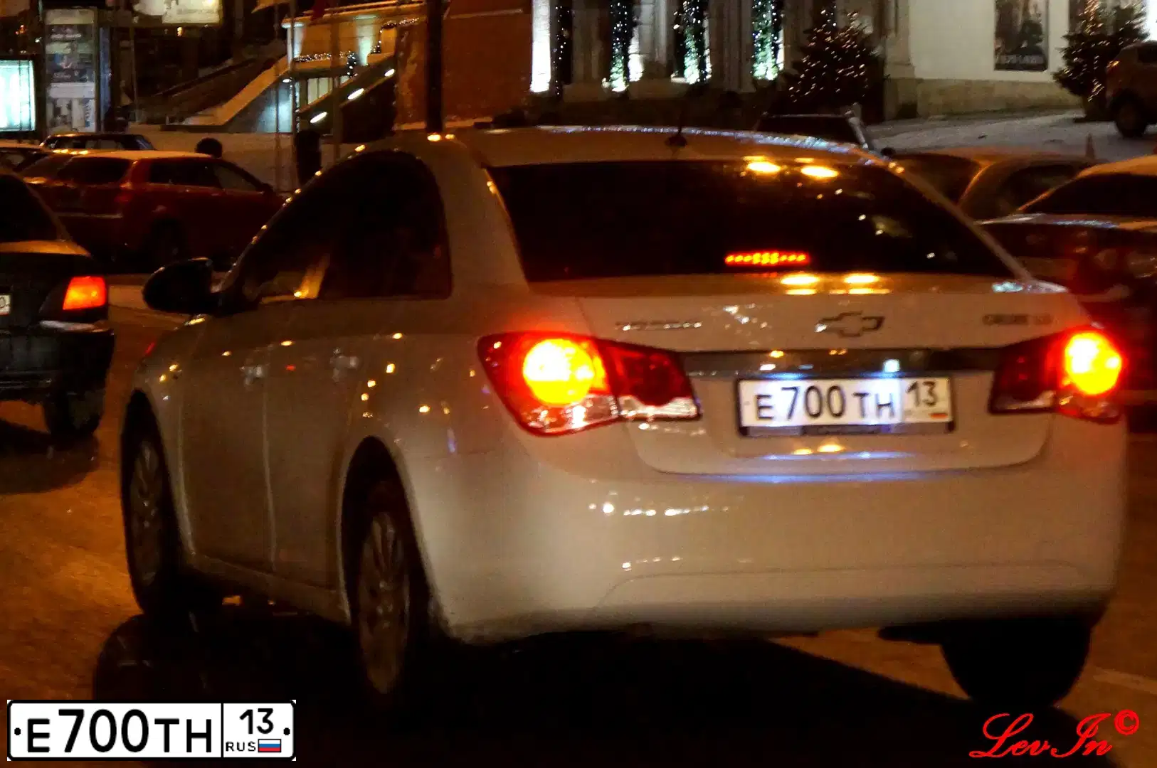 Фото автомобиля CHEVROLET CRUZE, 2012 — госномер Е700ТН13. Цвет: БЕЛЫЙ