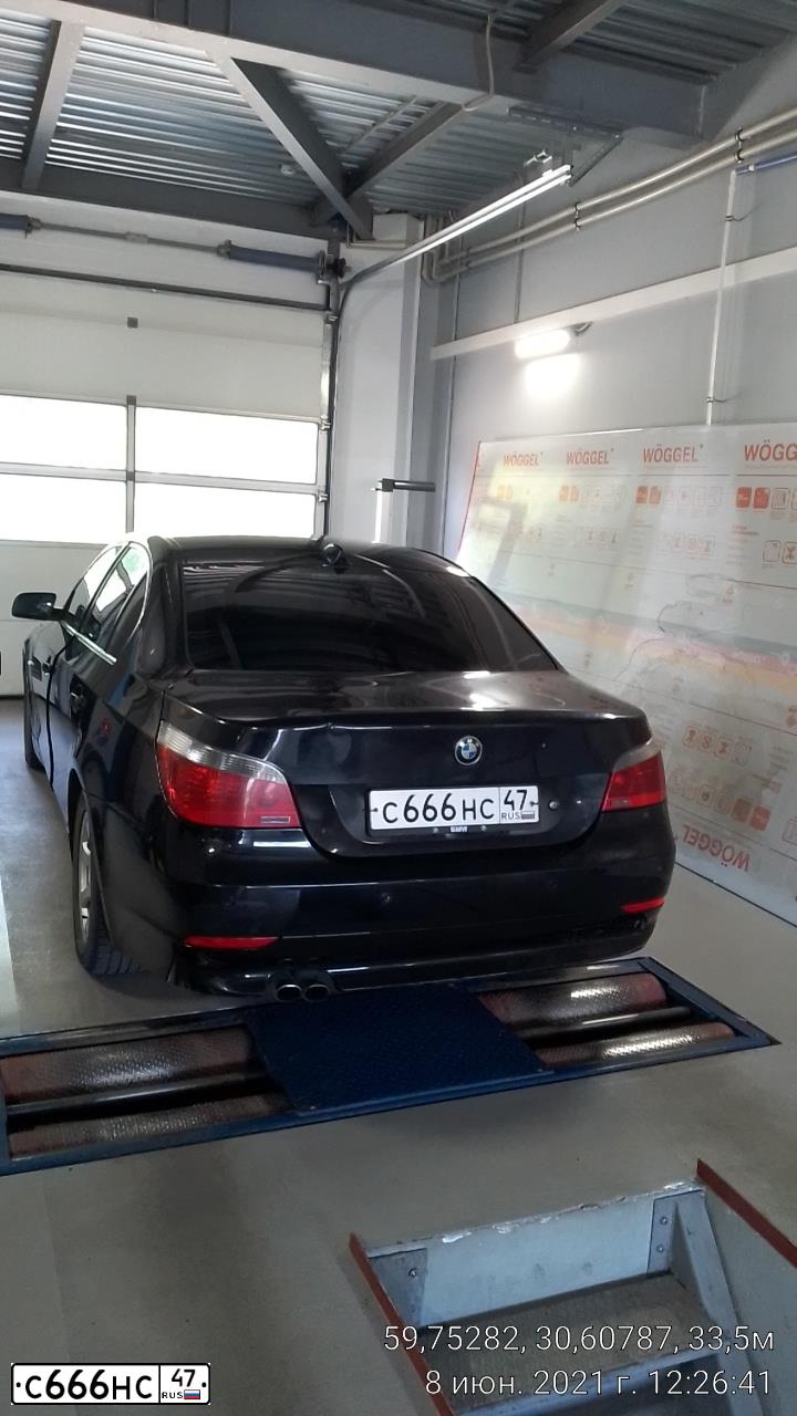Фото автомобиля BMW SERIE 5, 2004 — госномер С666НС47. Цвет: ЧЕРНЫЙ