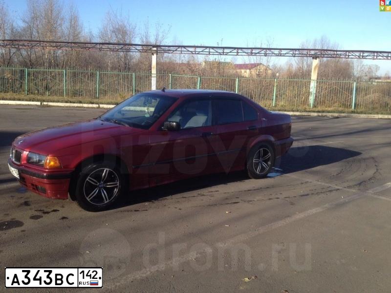 Фото автомобиля BMW SERIE 3, 1993 — госномер Р592АН154. Цвет: ВИШНЕВЫЙ