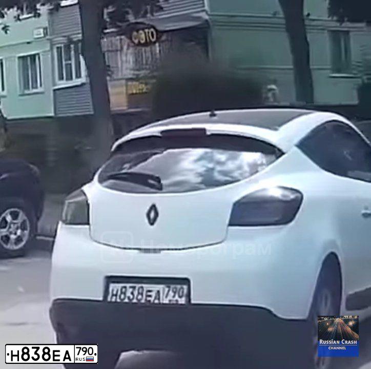 Фото автомобиля RENAULT MEGANE, 2011 — госномер Н838ЕА790. Цвет: Белый