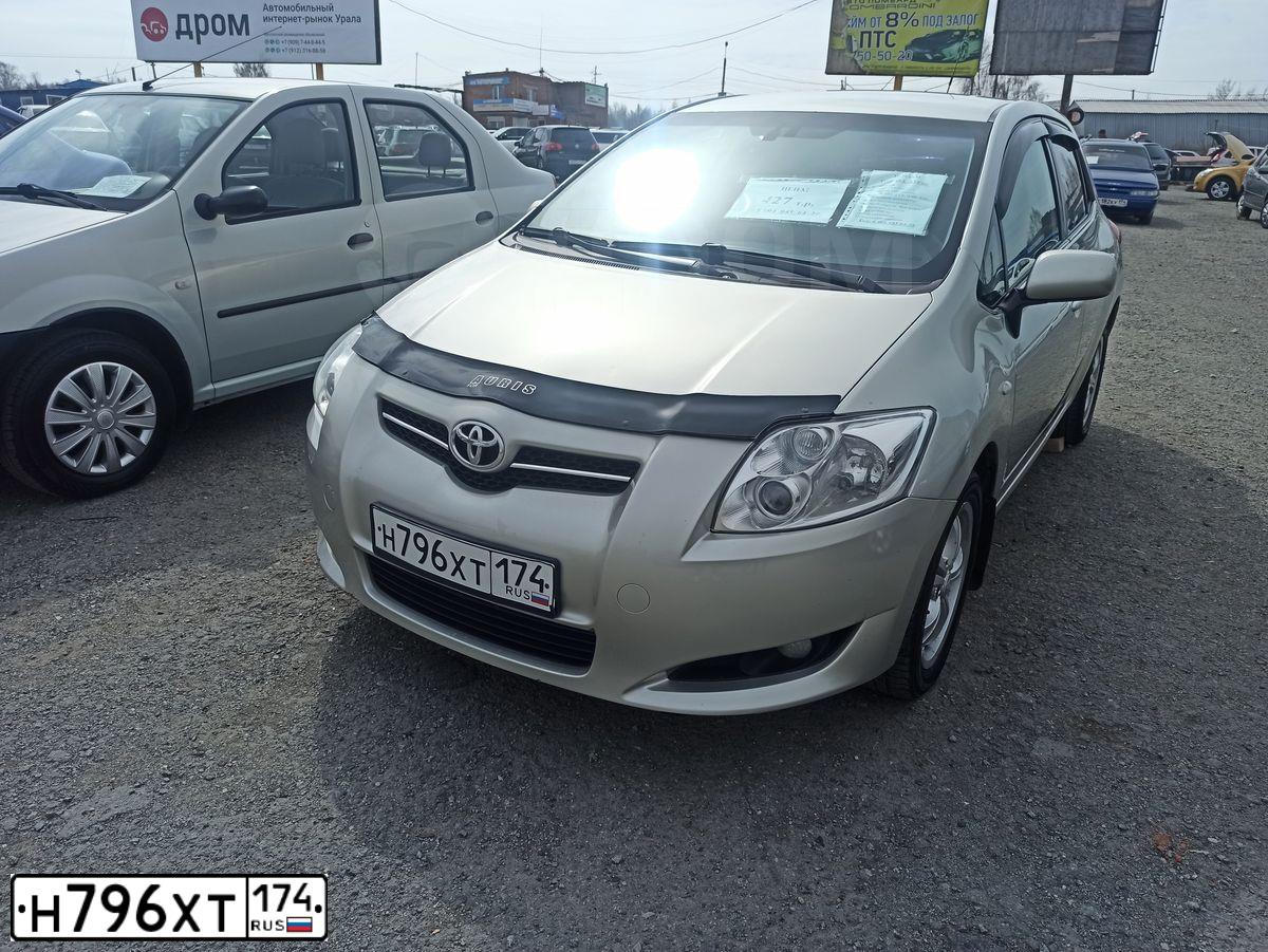 Фото автомобиля TOYOTA AURIS, 2008 — госномер К573ЕН774. Цвет: Серебристый