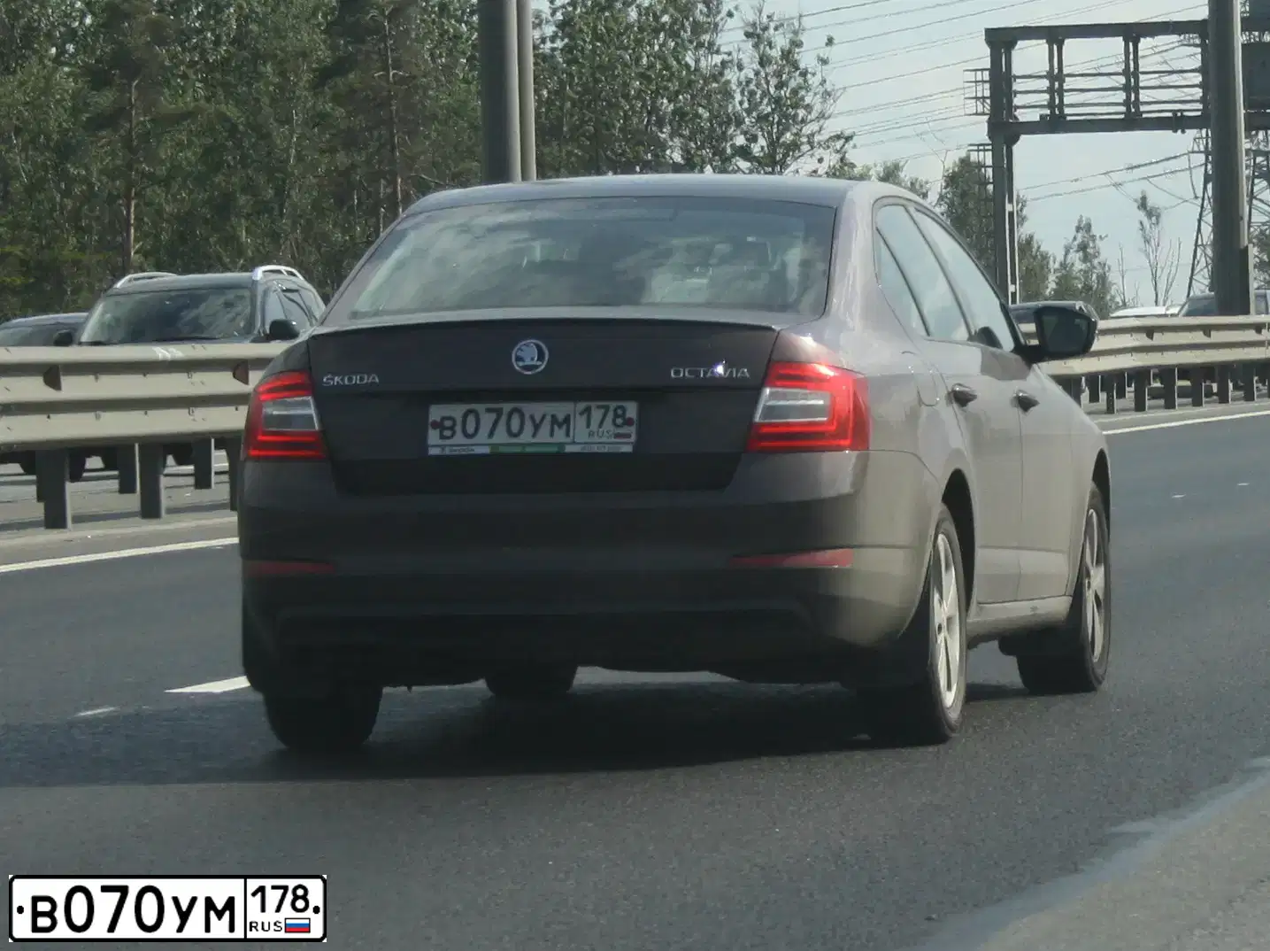 Фото автомобиля SKODA OCTAVIA, 2017 — госномер В464АО147. Цвет: ЧЕРНЫЙ