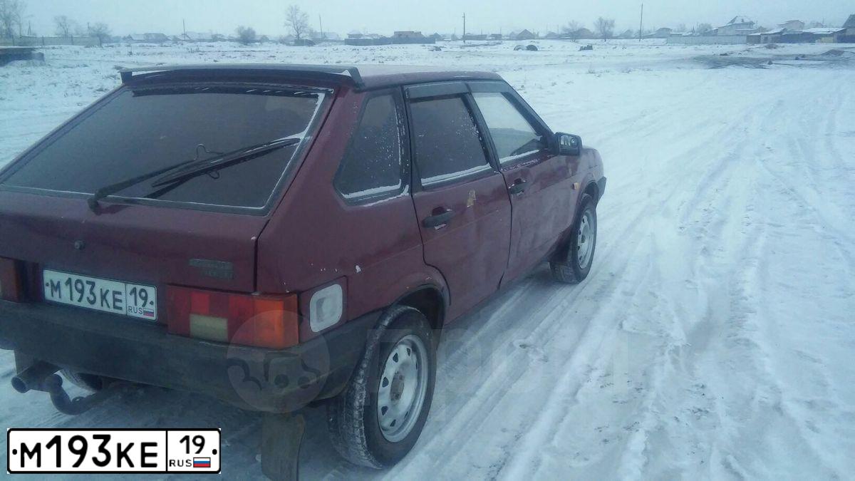 Фото автомобиля LADA 2109 SAMARA, 1996 — госномер У136ЕМ19. Цвет: Красный