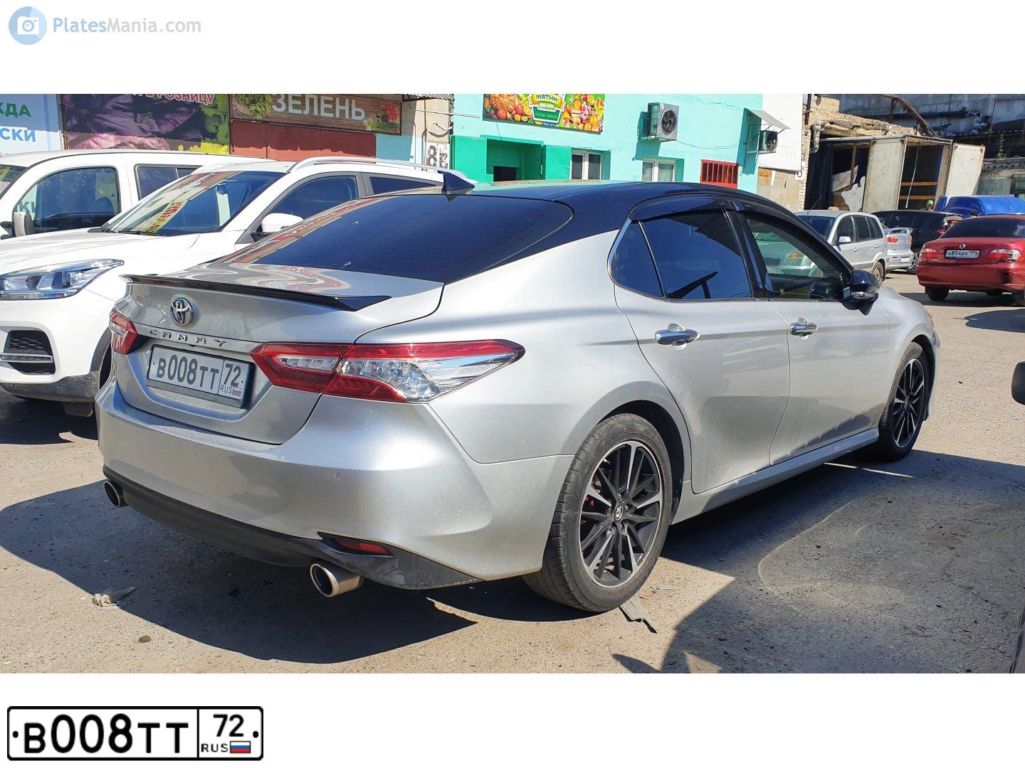 Фото автомобиля TOYOTA CAMRY, 2018 — госномер Т800КМ72. Цвет: СЕРЕБРИСТЫЙ МЕТАЛЛИК