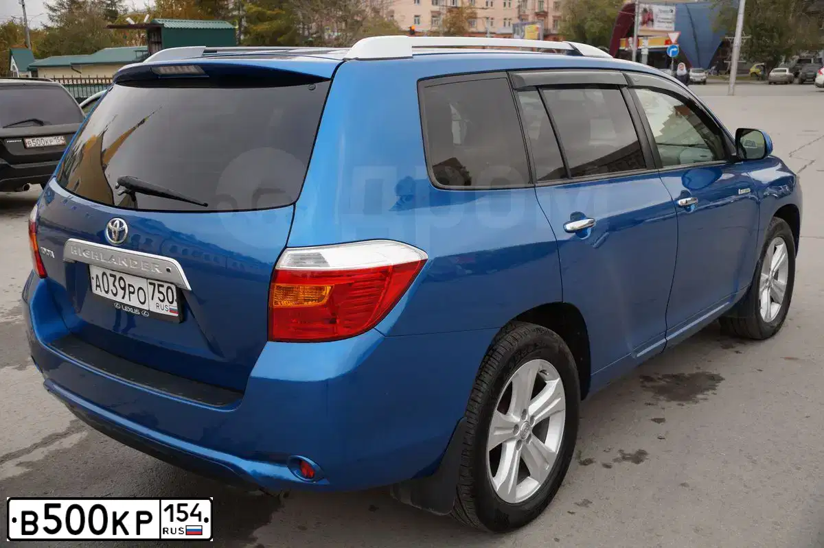 Фото автомобиля SUBARU FORESTER, 2004 — госномер В500КР154. Цвет: ЧЕРНЫЙ