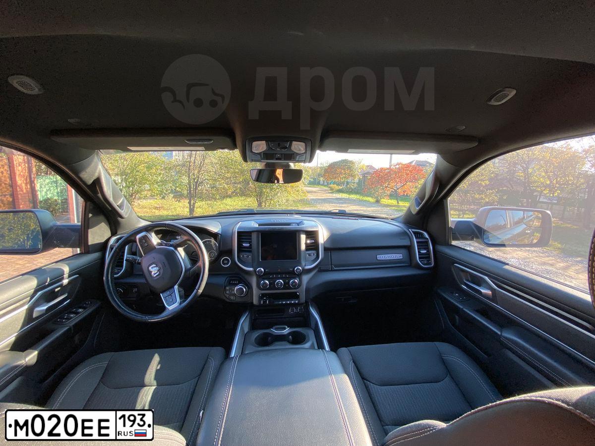 Фото автомобиля RAM 1500, 2020 — госномер К381ХН147. Цвет: ЗЕЛЕНЫЙ
