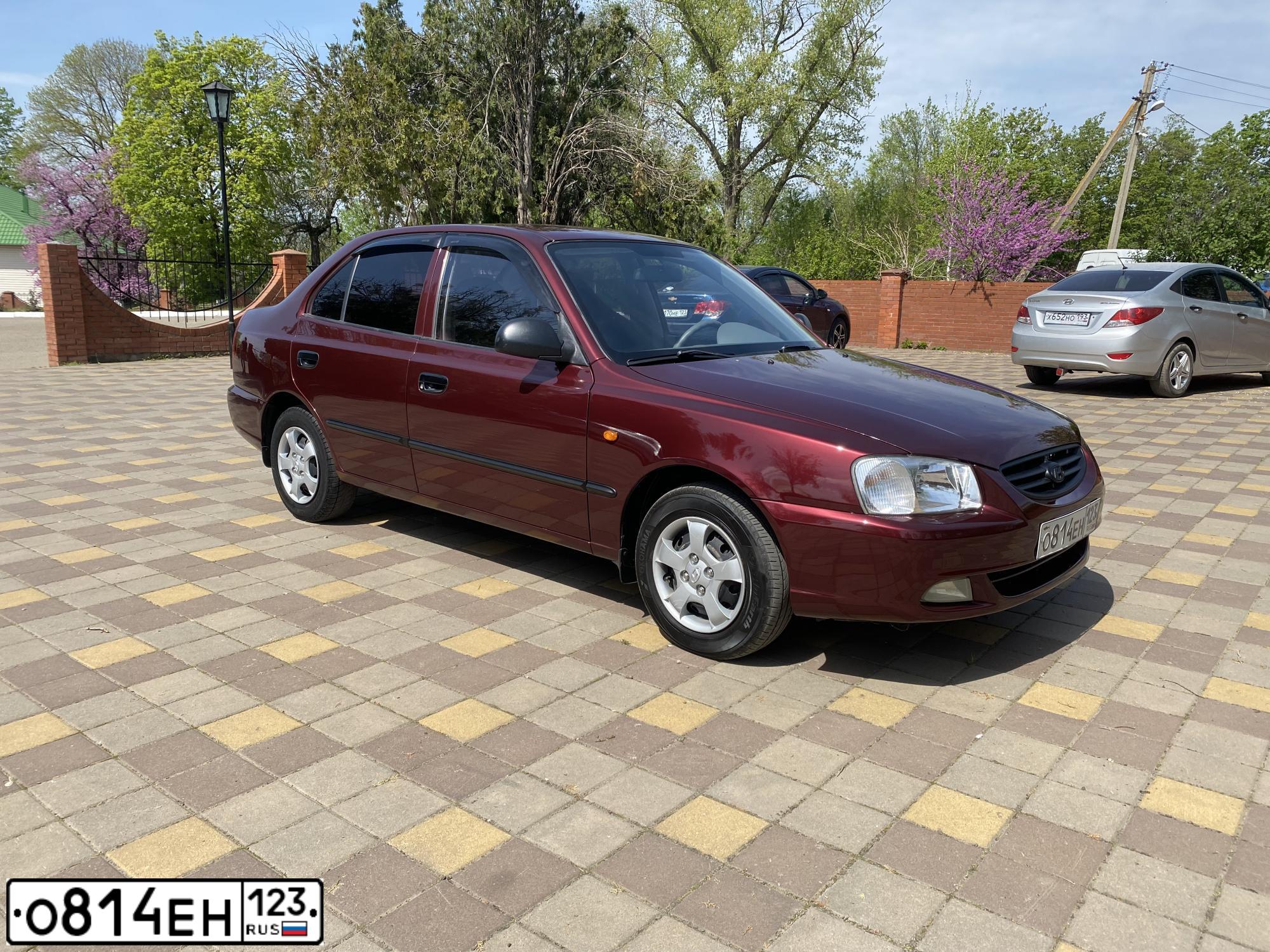 Фото автомобиля TAGAZ ACCENT, 2010 — госномер А834ТЕ93. Цвет: Красный