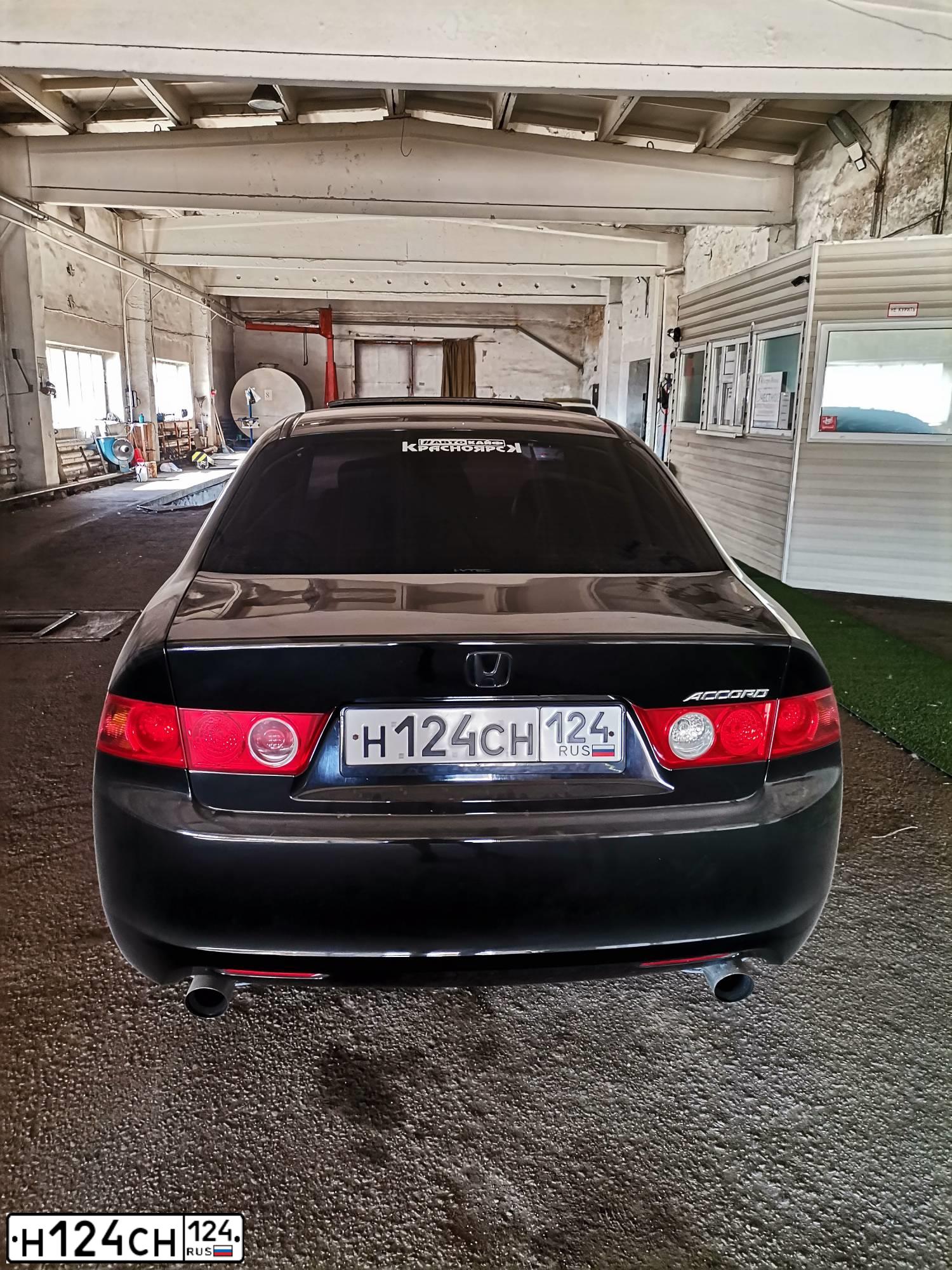 Фото автомобиля HONDA ACCORD, 2006 — госномер Е222КМ54. Цвет: ЧЕРНЫЙ