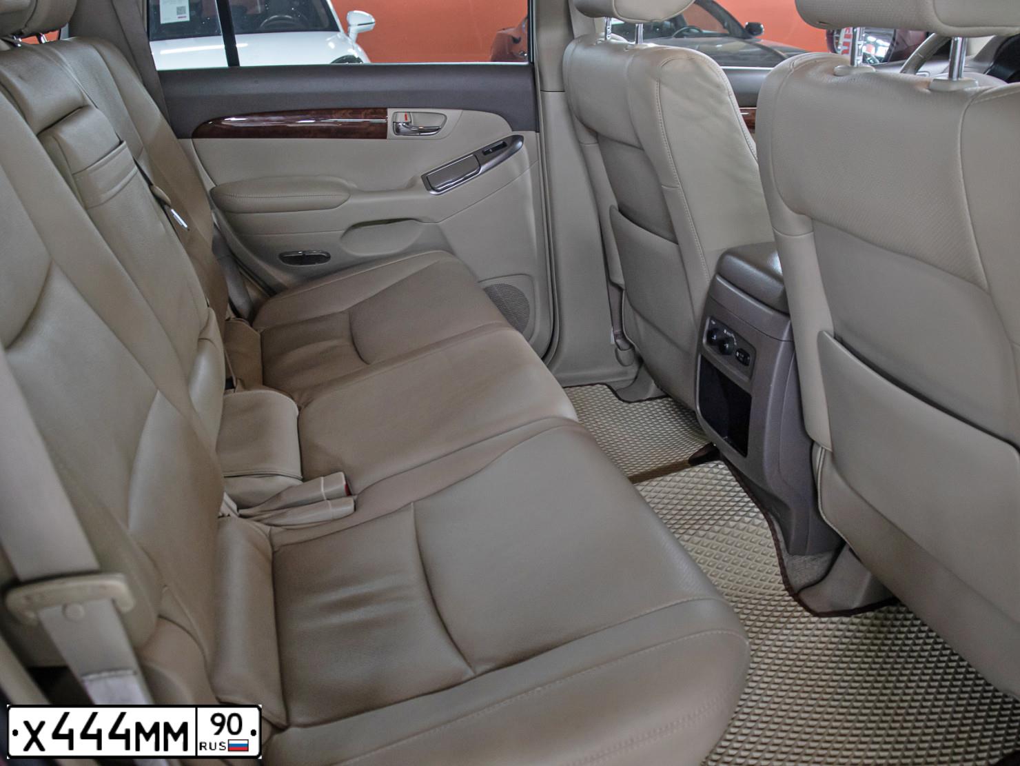 Фото автомобиля TOYOTA LANDCRUISER, 2006 — госномер Х444ММ90. Цвет: КРАСНЫЙ ТЕМНЫЙ