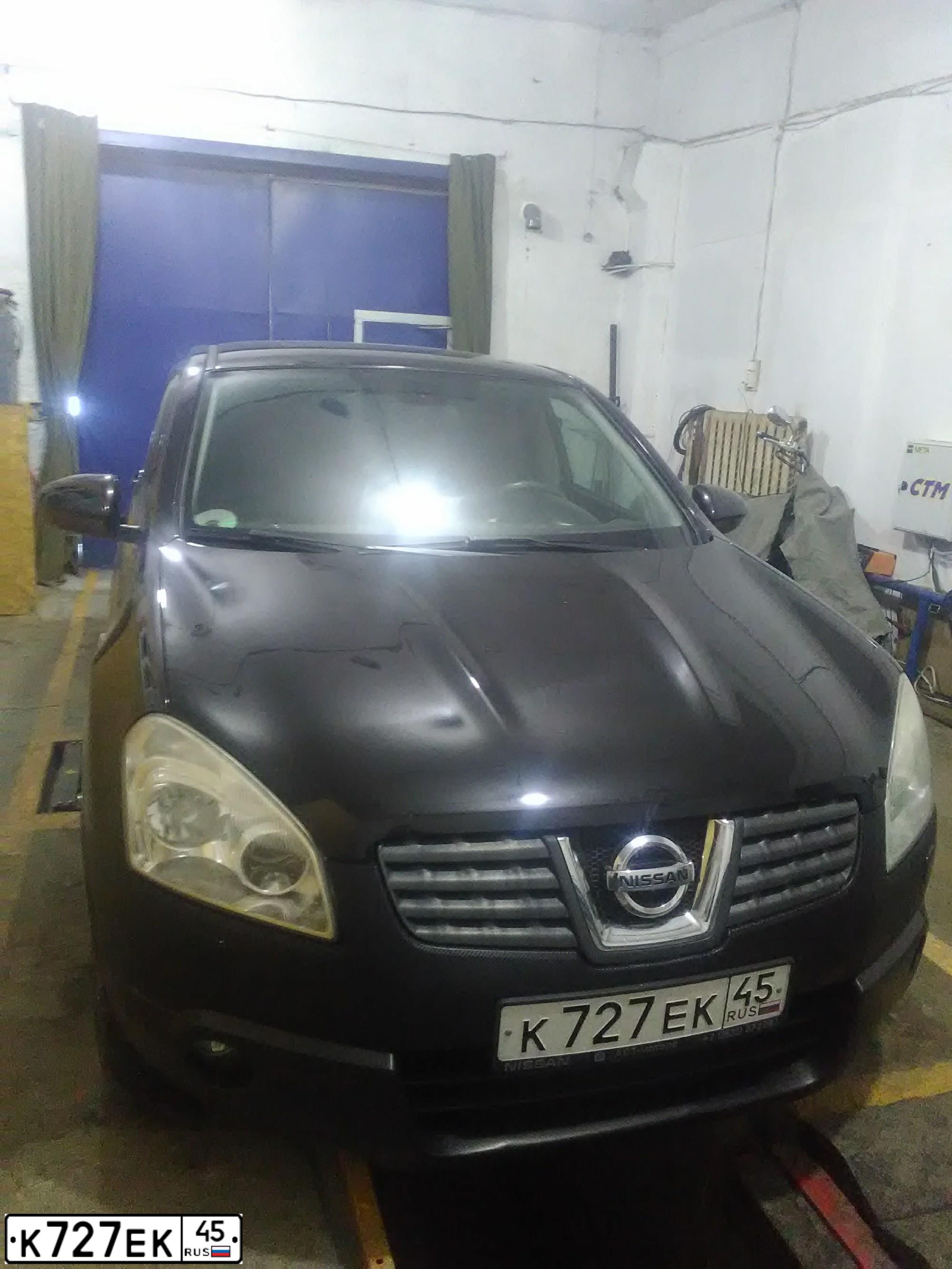 Фото автомобиля NISSAN QASHQAI, 2008 — госномер Х738УР56. Цвет: ЧЕРНЫЙ
