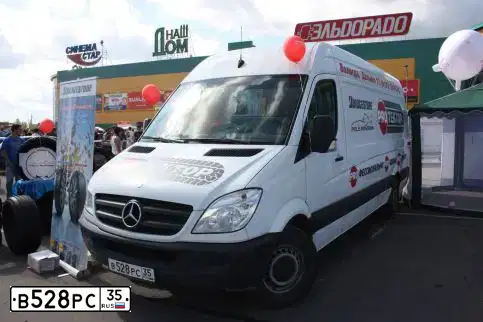 Фото автомобиля MERCEDES SPRINTER, 2009 — госномер В528РС35. Цвет: БЕЛЫЙ