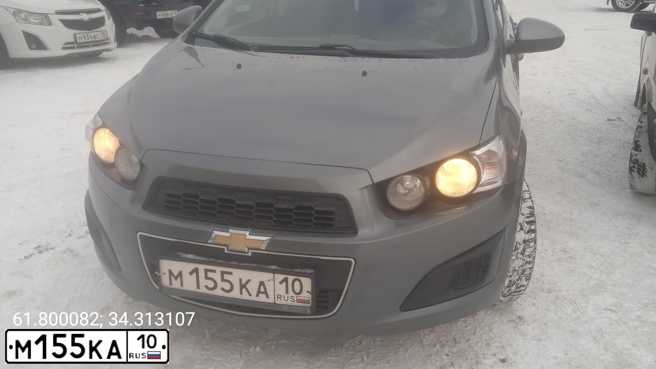 Фото автомобиля CHEVROLET AVEO, 2013 — госномер М155КА10. Цвет: СЕРЫЙ МЕТАЛЛИК