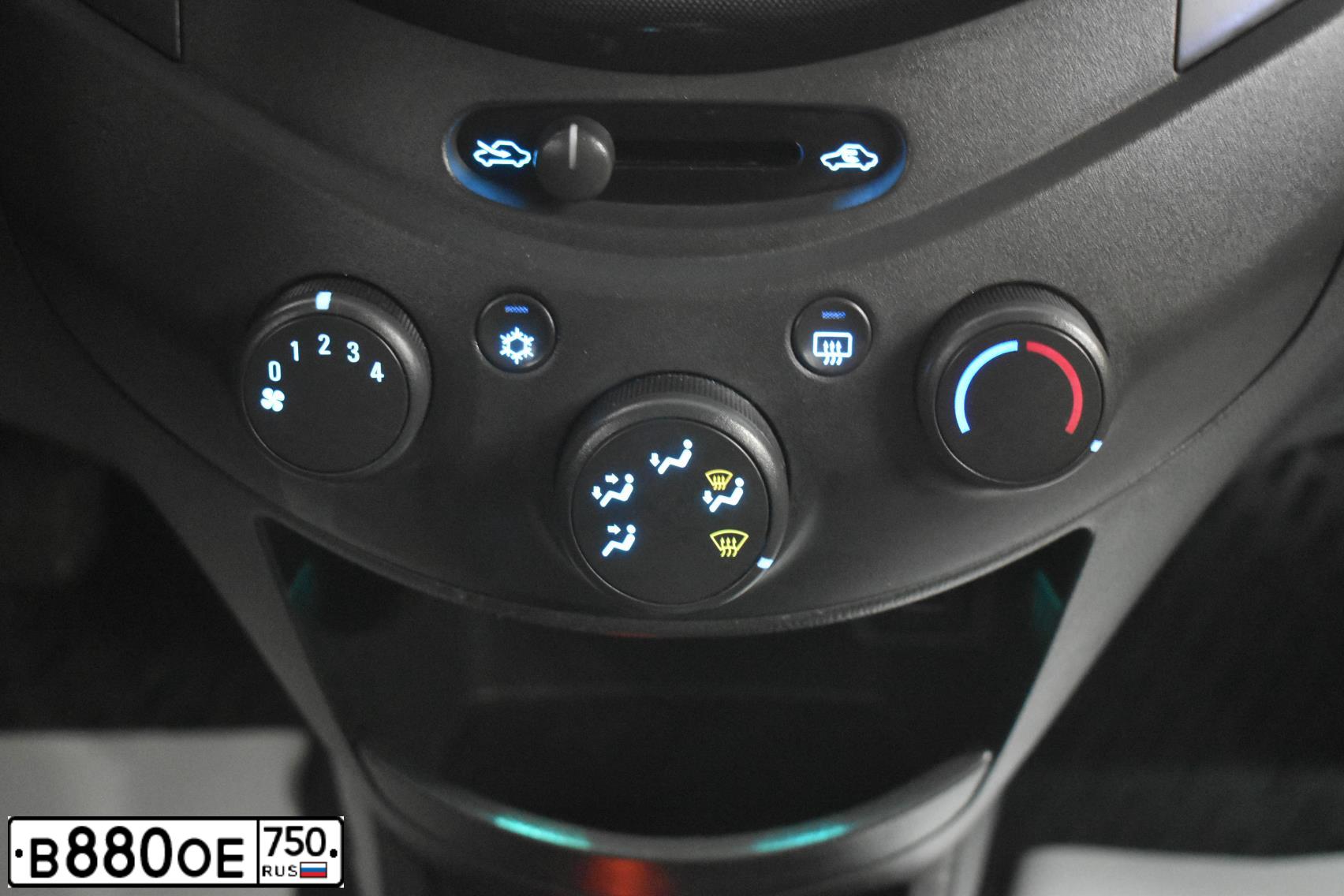 Фото автомобиля RAVON R2, 2016 — госномер В880ОЕ750. Цвет: ЯРКО - КРАСНЫЙ