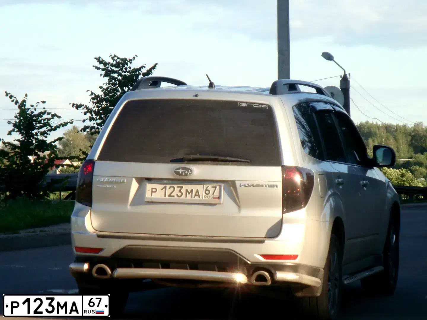 Фото автомобиля SUBARU FORESTER, 2011 — госномер М907КН67. Цвет: СЕРЕБРИСТЫЙ