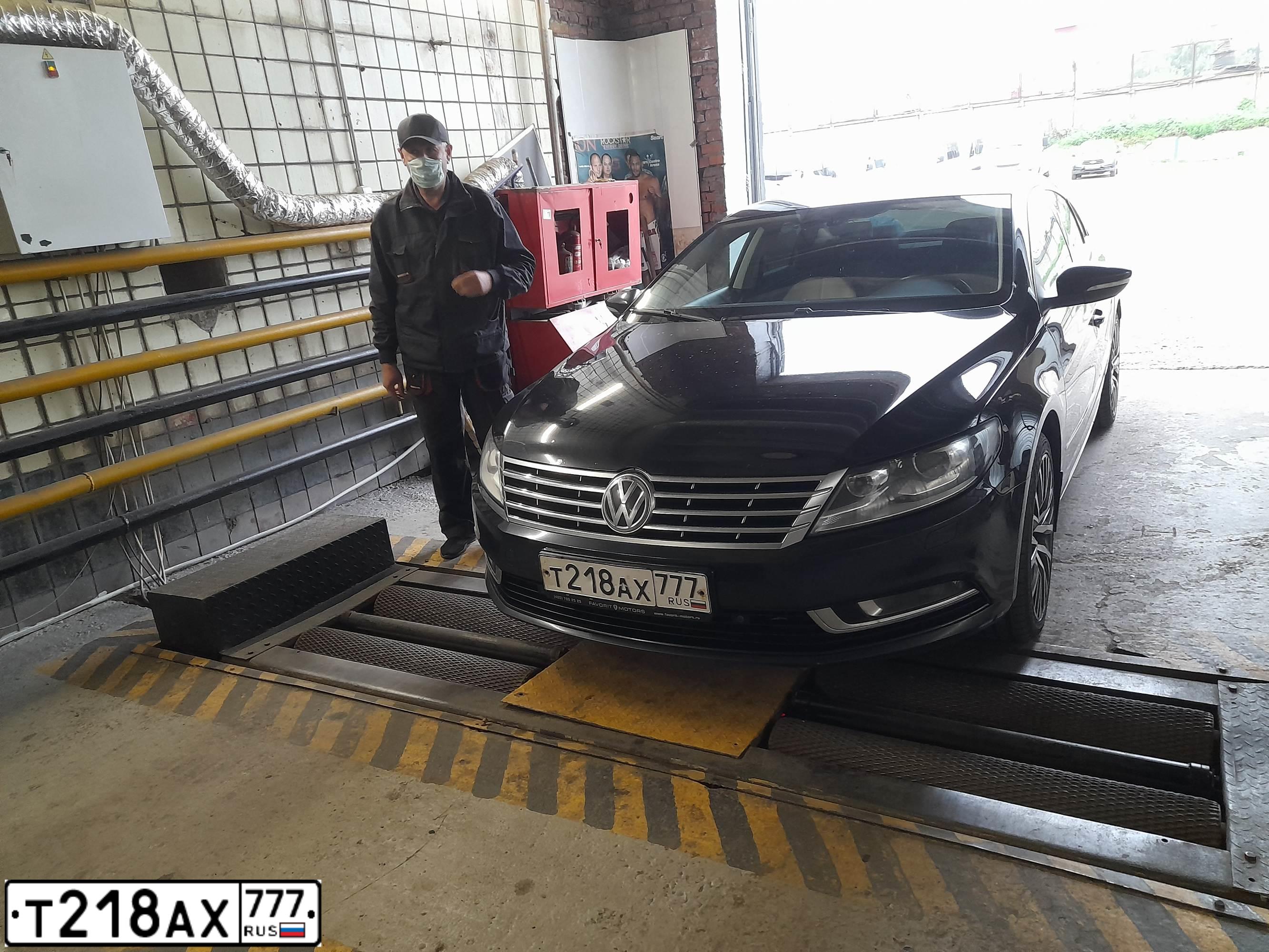 Фото автомобиля VOLKSWAGEN PASSAT, 2012 — госномер К678УО790. Цвет: ЧЕРНЫЙ