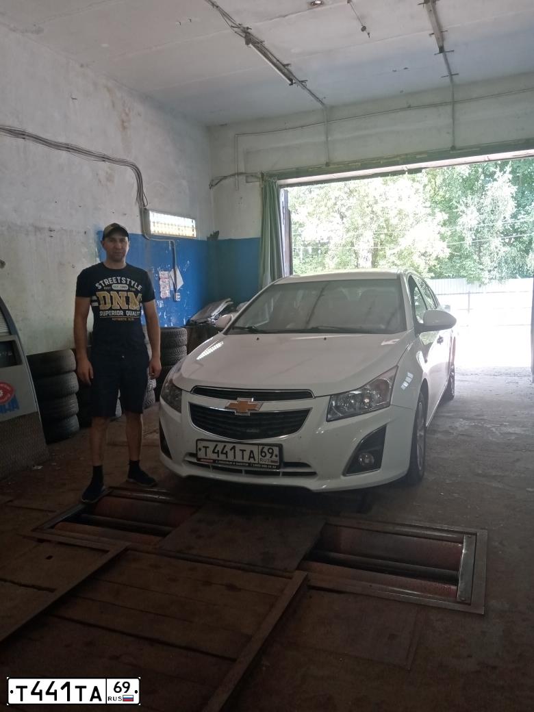Фото автомобиля CHEVROLET CRUZE, 2013 — госномер Т441ТА69. Цвет: Белый