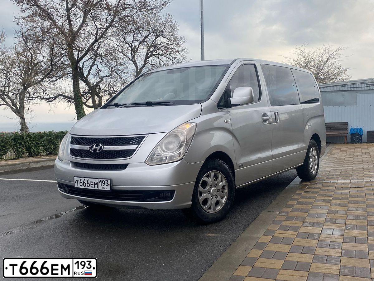 Фото автомобиля HYUNDAI GRAND STAREX, 2007 — госномер Т666ЕМ193. Цвет: СЕРЫЙ