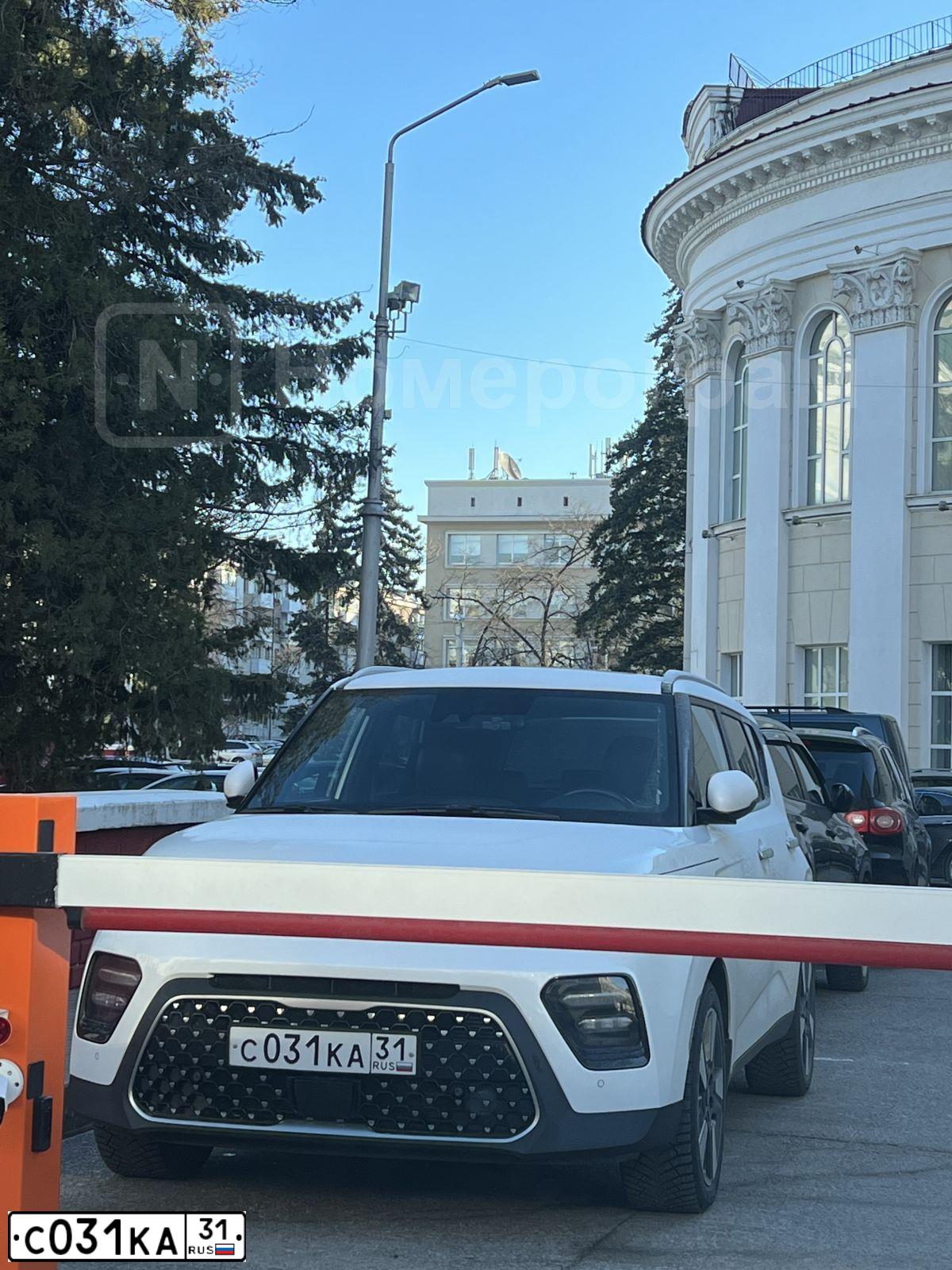 Фото автомобиля KIA SOUL, 2019 — госномер Е308ВН550. Цвет: Белый