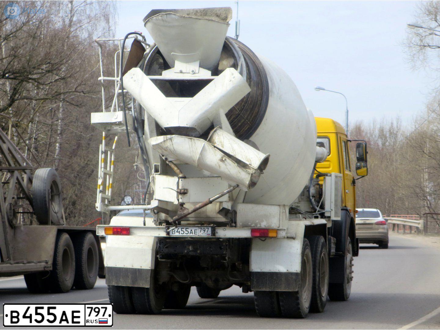 Фото автомобиля KAMAZ 53229 /6X4/, 2006 — госномер Т890АВ05. Цвет: ЖЕЛТЫЙ