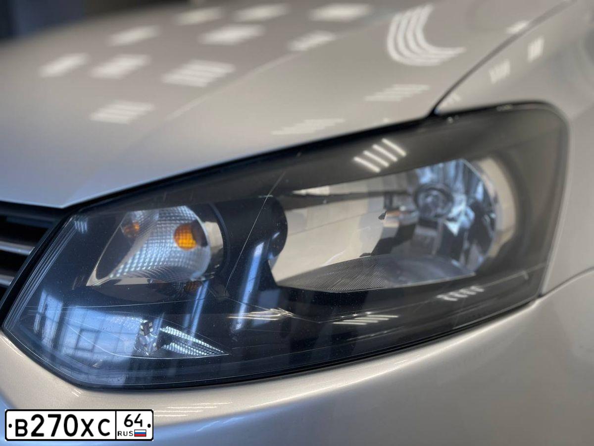 Фото автомобиля VOLKSWAGEN POLO, 2011 — госномер К656РР164. Цвет: Серебристый