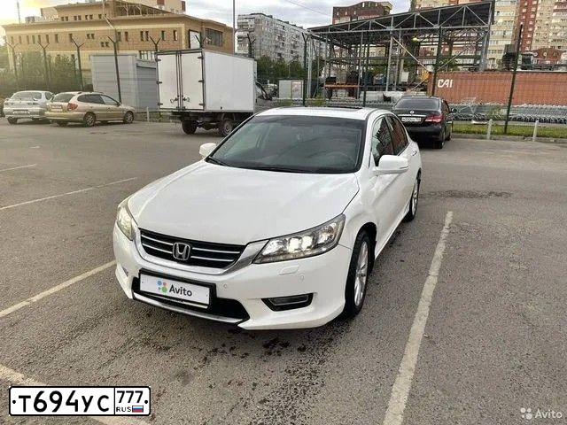 Фото автомобиля HONDA ACCORD, 2013 — госномер У180ЕХ136. Цвет: Белый