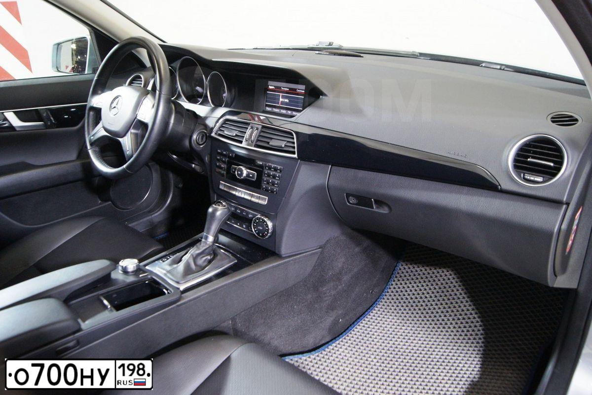 Фото автомобиля MERCEDES C-KLASSE, 2013 — госномер В410СМ60. Цвет: Серый