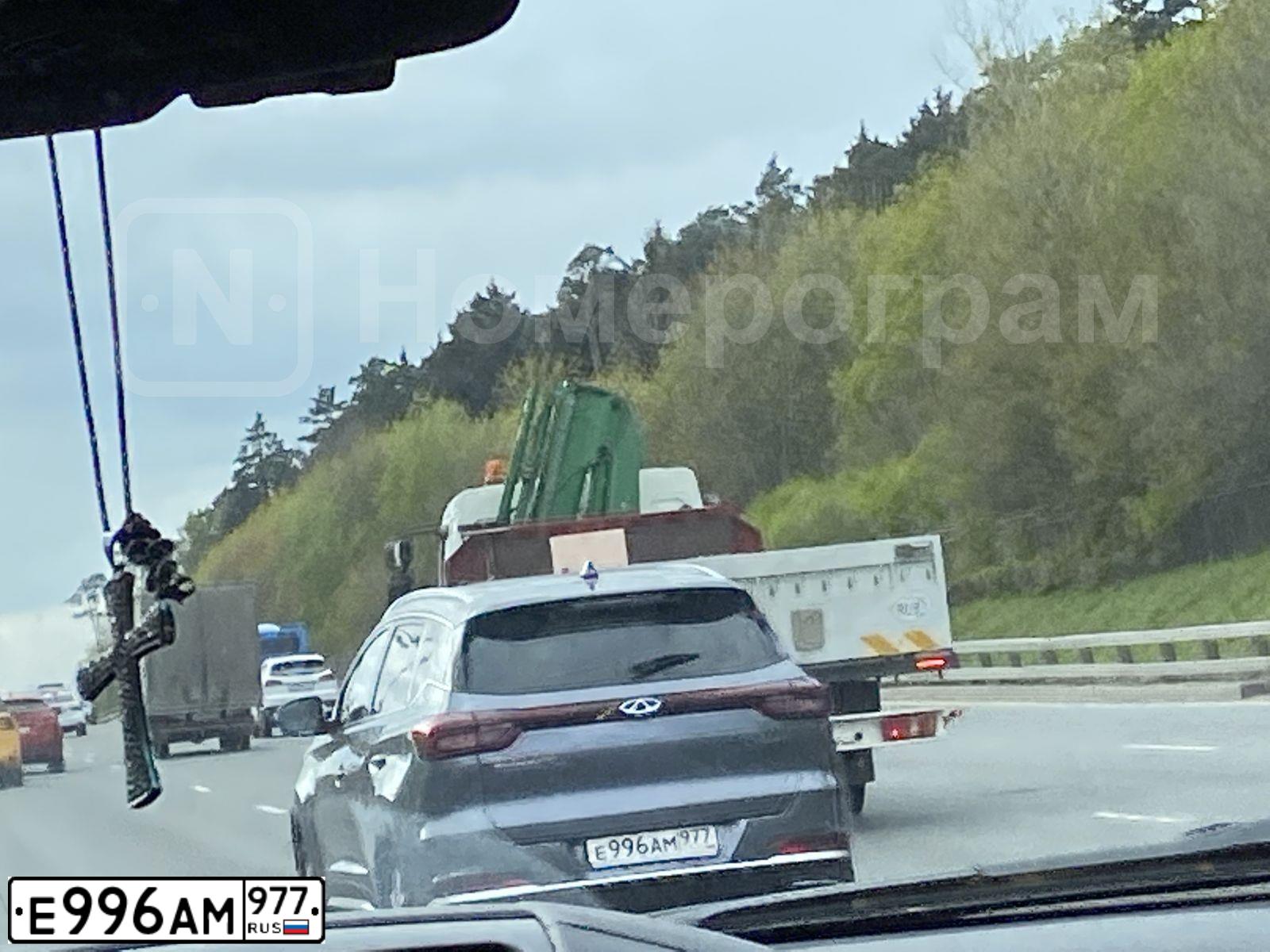 Фото автомобиля CHERY TIGGO7 PRO, 2022 — госномер Е996АМ977. Цвет: СЕРЫЙ