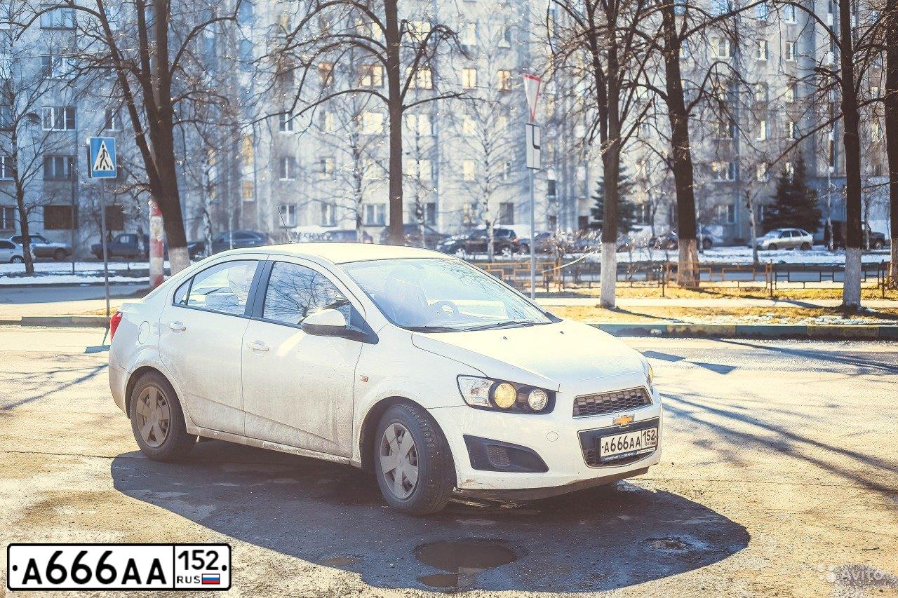 Фото автомобиля TOYOTA LANDCRUISER 200, 2012 — госномер А666АА152. Цвет: Белый