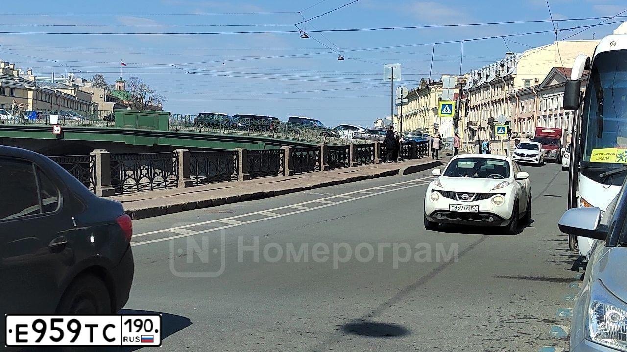 Фото автомобиля HYUNDAI SOLARIS, 2012 — госномер Е959ТС190. Цвет: СИНИЙ ТЕМНЫЙ