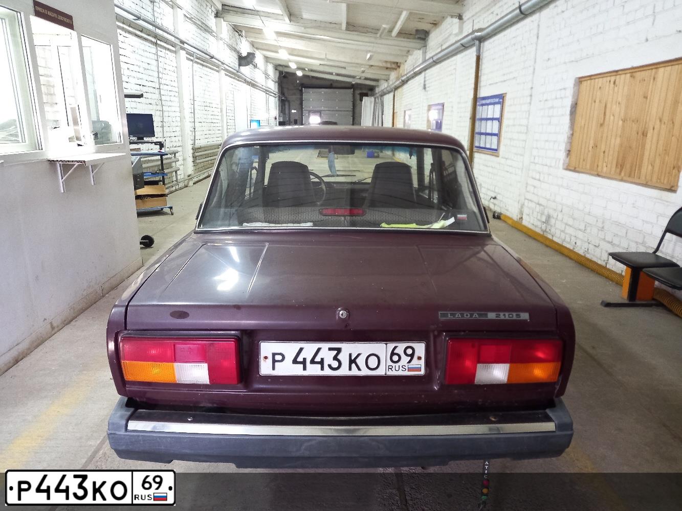 Фото автомобиля LADA 2105, 2006 — госномер Р443КО69. Цвет: ТЕМНО-ВИШНЕВЫЙ