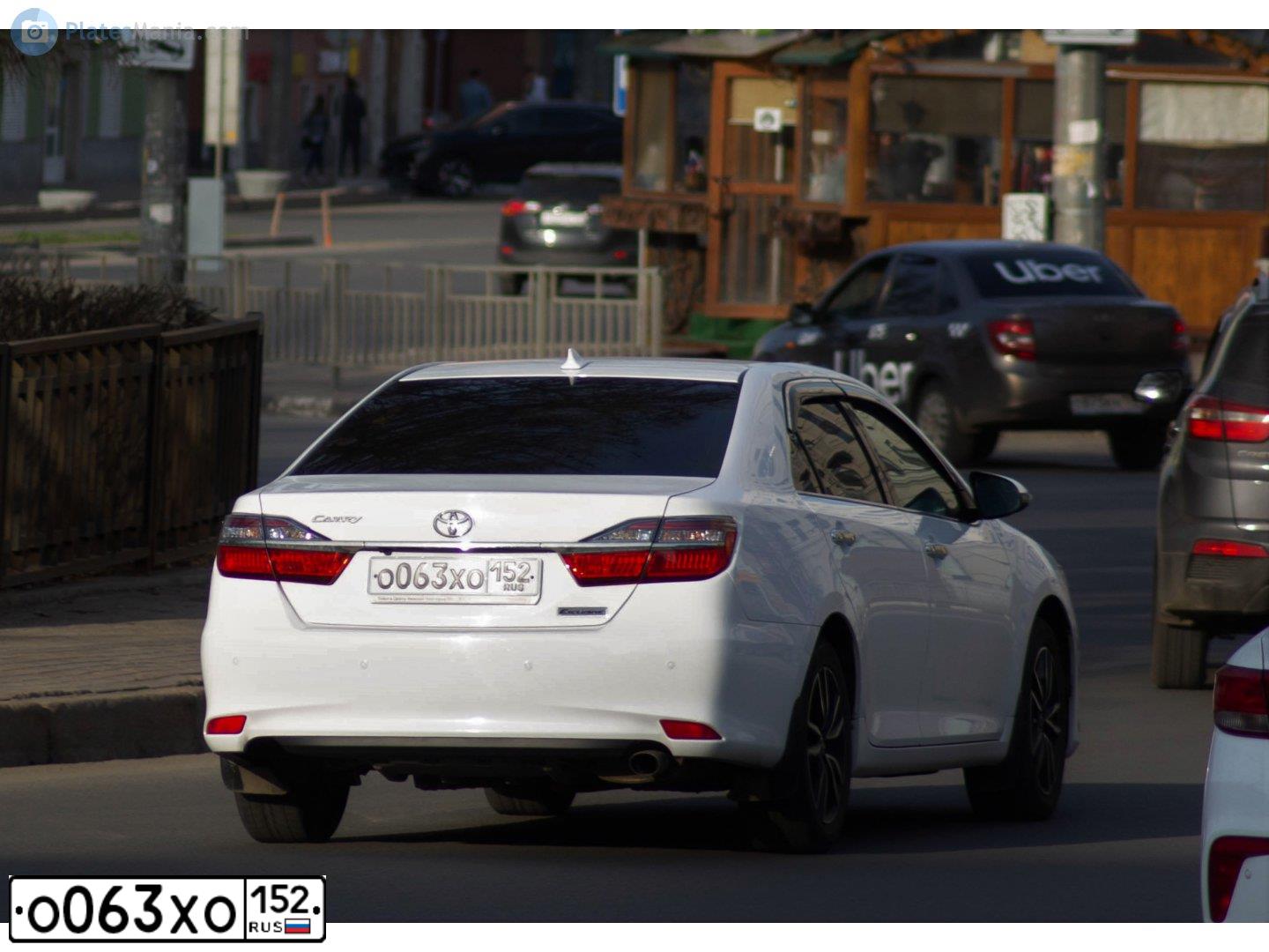 Фото автомобиля TOYOTA CAMRY, 2017 — госномер О063ХО152. Цвет: Белый